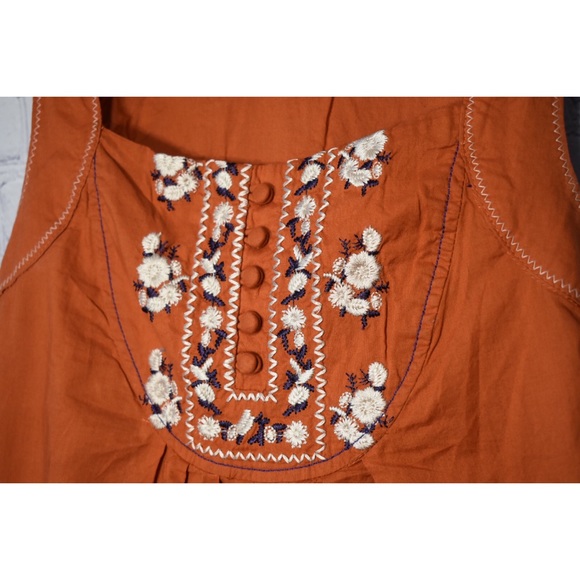 Embroidered Tank Top Blouse - Picture 6 of 8